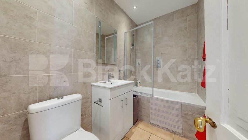 Stunning Apartment With Private Patio Tabor Road, Hammersmith
